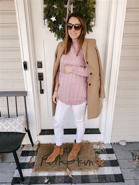 Winter Pregnancy Outfit Ideas